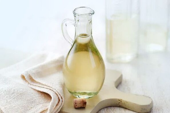 Vinegar is an effective tool that destroys pathogens of mycoses