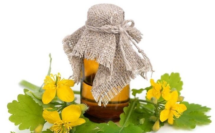 Celandine juice for the home treatment of fungal infections on the feet