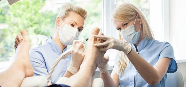 Podiatrists can help treat toenail fungus