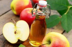 Treating toenail fungus with apple cider vinegar